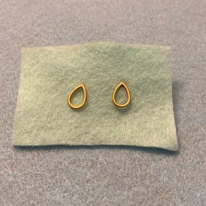 Gold tear drop stud earrings